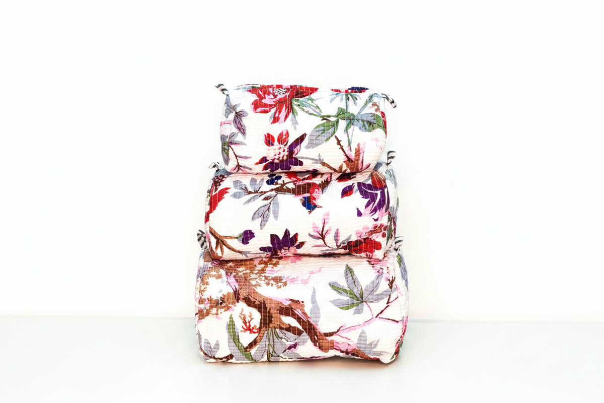 Bolsas florais brancas - empilhadas