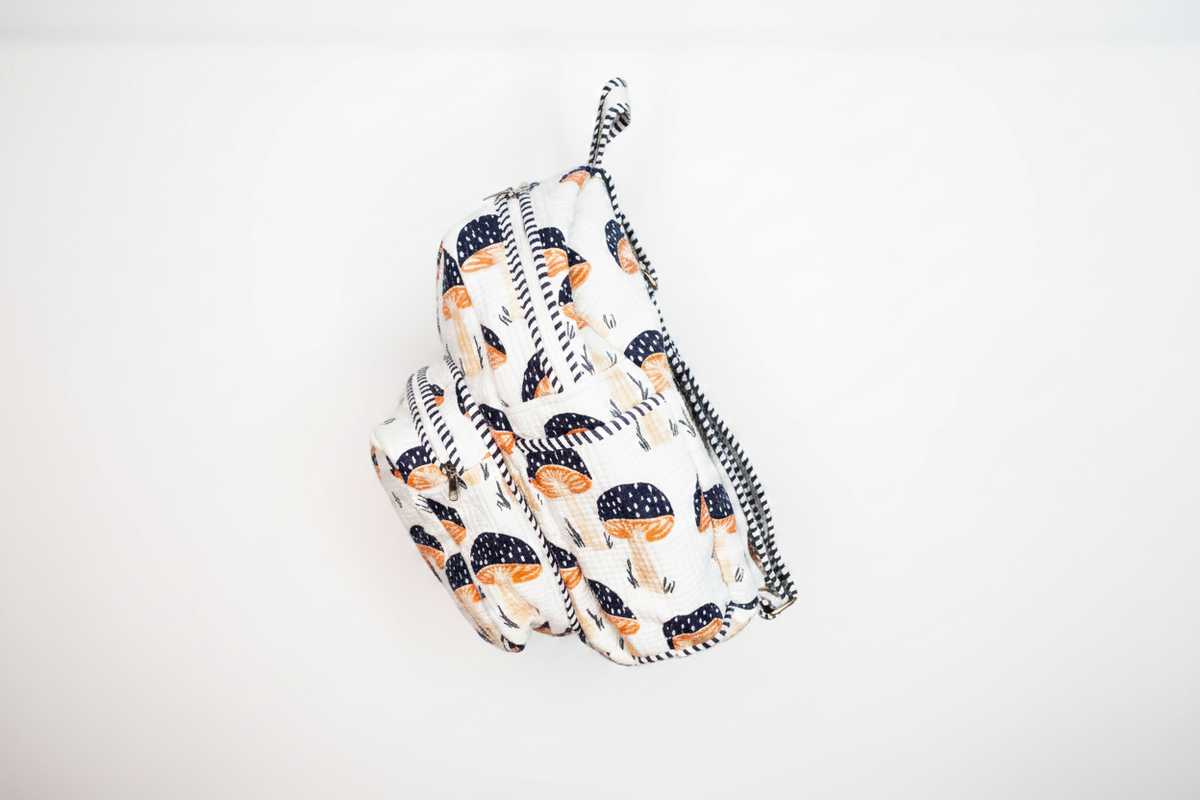 Mochila cogumelos - lateral